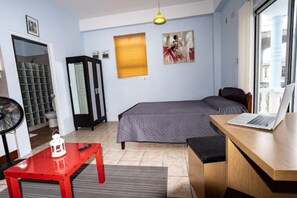 1 chambre, fer et planche à repasser, lit parapluie, Wi-Fi gratuit