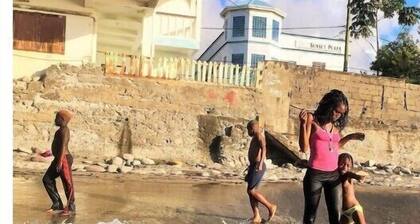 Sunset Plaza Apartments 2