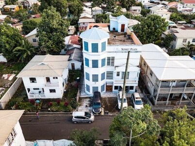 Sunset Plaza Apartments 2