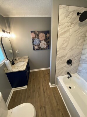 Towels, soap, shampoo, toilet paper
