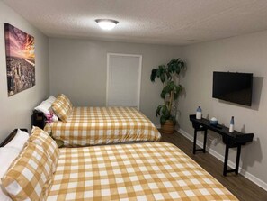 4 bedrooms, desk, iron/ironing board, WiFi