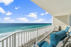 Property grounds - Majestic Sun A1104* Beachfront (Miramar Beach)