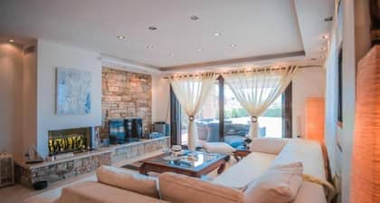 Zennova 17 Lydia Luxury Pool Villa