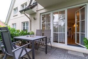 Outdoor dining - Apartment in St.Peter-Ording mit Terrasse (St. Peter-Ording)
