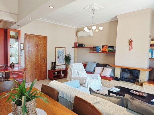 Spacious & Bright flat with balcony 