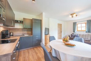 Interior - This 75 square meter vacation apartment on a country estate on the Dreisesselberg in the Bavarian Forest is your perfect retreat. <br>2 bedrooms, 1 living room, 1 fully equipped kitchen and a bathroom with shower/WC ensure relaxation. The large granite... (Breitenberg)