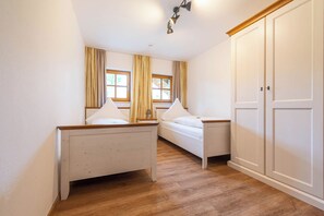 2 bedrooms, iron/ironing board, free WiFi, bed sheets - Fewo Drai, 75qm & 2 Schlafzimmer, Grosse Terrasse (Breitenberg)