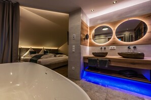 Eco-friendly toiletries, hair dryer, towels