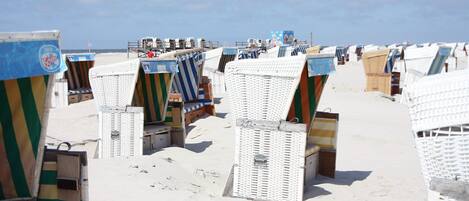 Una spiaggia nelle vicinanze