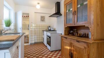 Kühlschrank, Ofen, Herdplatte, Geschirrspüler