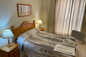 3 chambres, fer et planche à repasser, Wi-Fi gratuit