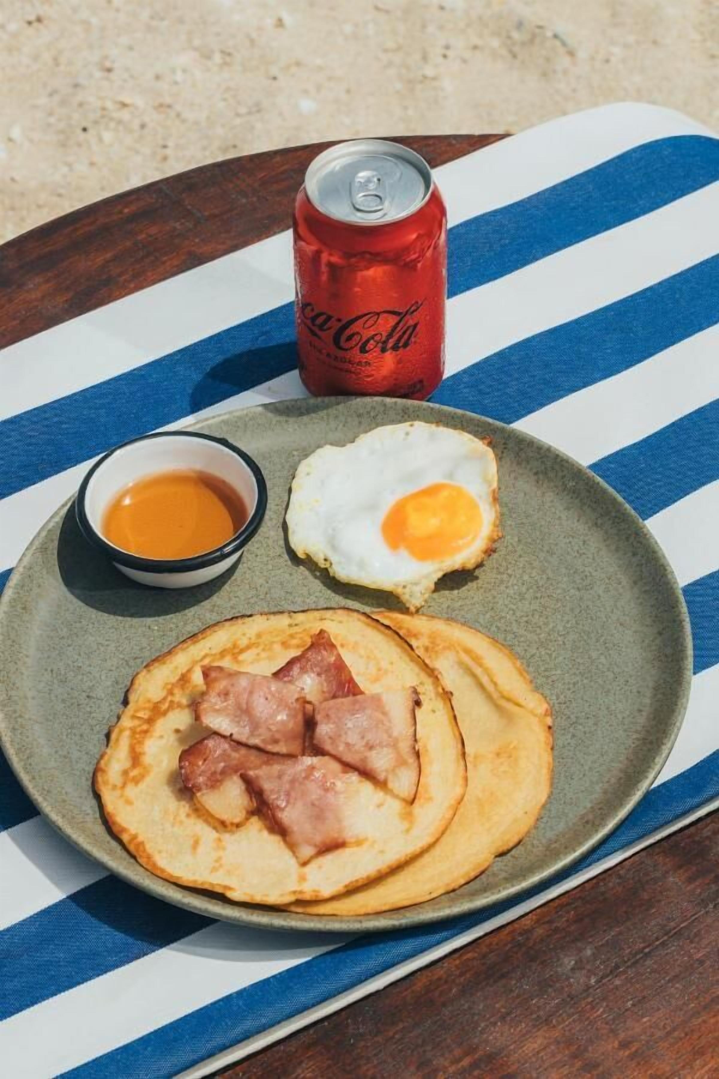 包含每日当地美食早餐