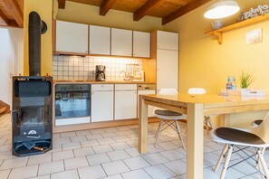 Geladeira, fogão, cooktop, lava-louças