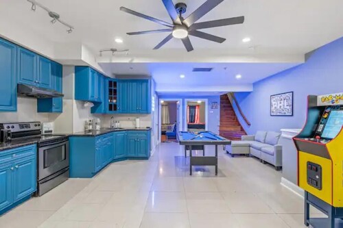 PhillyPhanatic Apartment 4BD 2BT