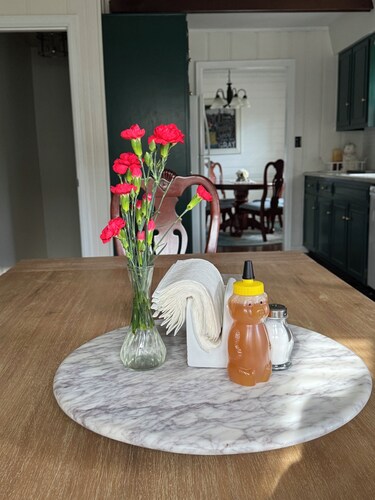 🌾 The Farmwife’s Hideaway 🌾

Small-town comfort with farmhouse charm.