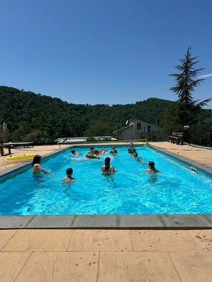 Outdoor pool - Beautiful Wedding venue for a destination wedding in Italy with pool, 32-50 pers (Bonvicino)