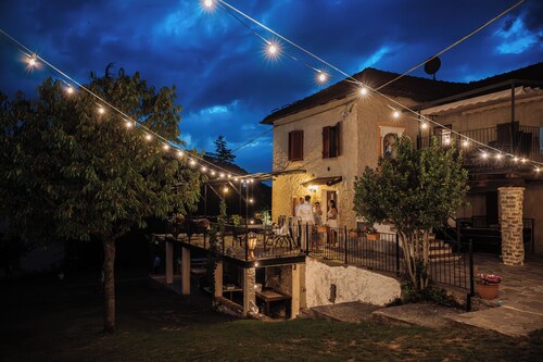 Beautiful Wedding venue for a destination wedding in Italy with pool, 32-50 pers