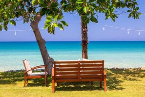 Property grounds - Villa Sunlove - Four Bedroom Villa, Sleeps 8 (Peyia)