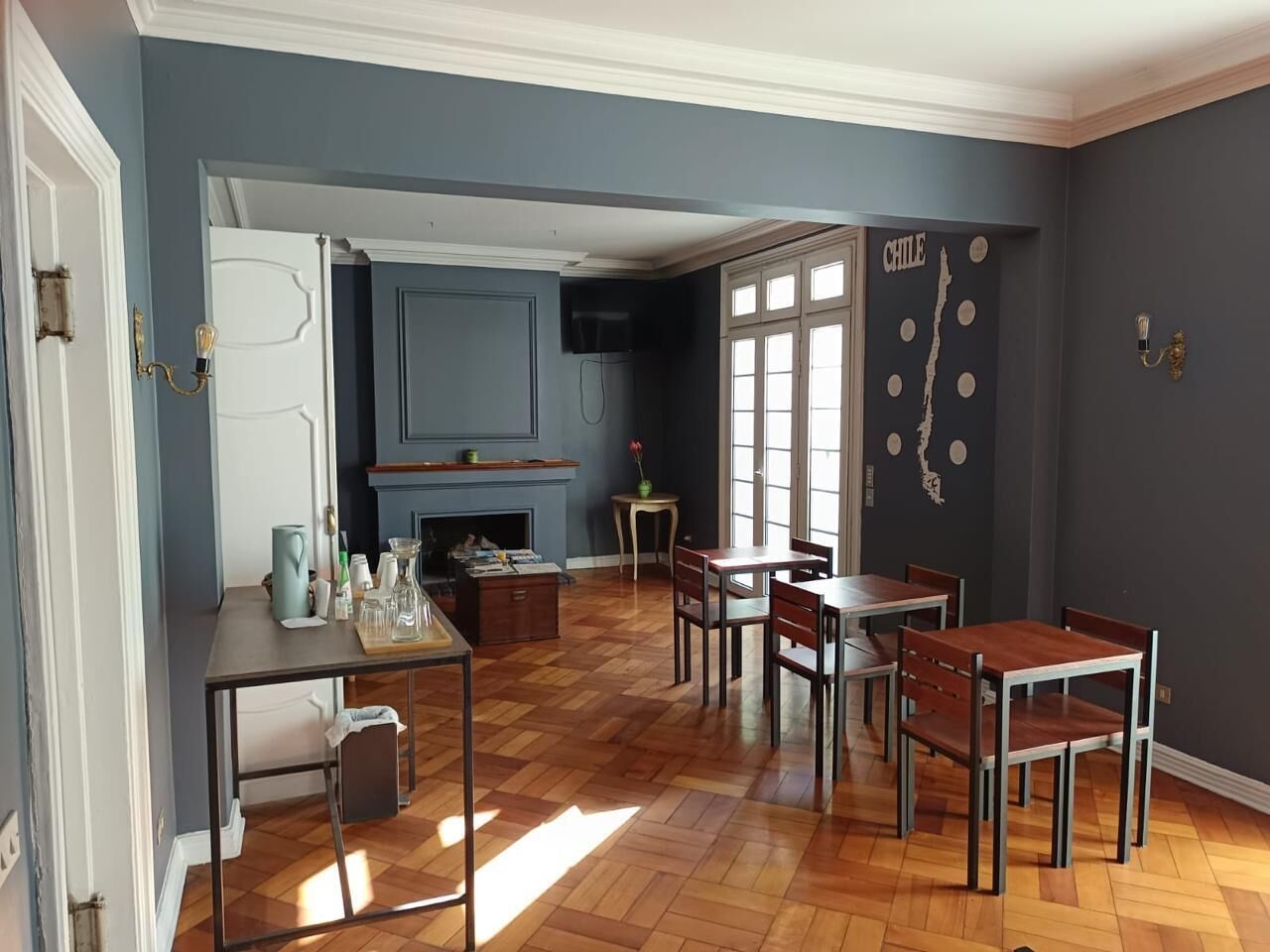 32-英寸智能电视 （配备数码频道）、流媒体服务