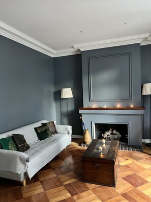 Dortoir Partagé Économique, dortoir mixte | Coin séjour