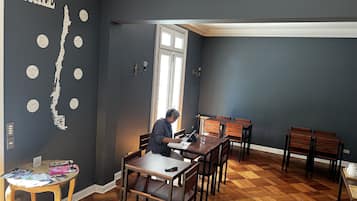 Economy Shared Dormitory, Mixed Dorm | Living area