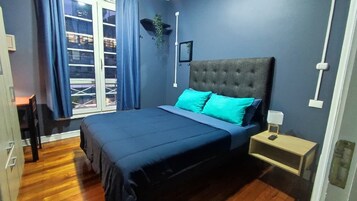 コンフォート ダブルルーム | 低刺激性寝具、ピロートップベッド、セーフティボックス (室内)、客室ごとに異なるインテリア