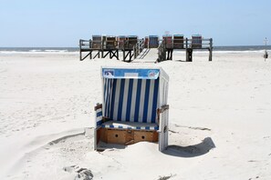 Una spiaggia nelle vicinanze
