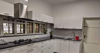 Cheerful 4 Bedroom Villa with Ensuite and Parking