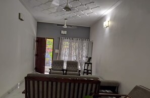 Interior - Cheerful 4 Bedroom Villa with Ensuite and Parking (Ernakulam)