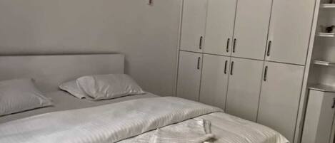 4 Schlafzimmer, Bügeleisen/Bügelbrett, WLAN, Bettwäsche