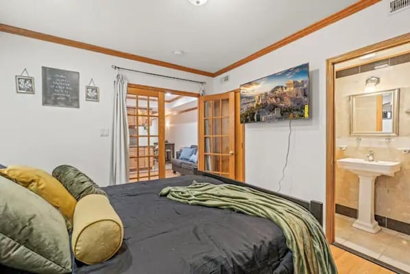 2 bedrooms, WiFi, bed sheets - Charming 2 BD 2 BATH Apartment in Chinatown (Philadelphia)