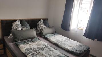 3 bedrooms, WiFi, bed sheets