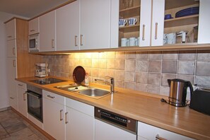 冰箱、烤箱、炉灶、洗碗机