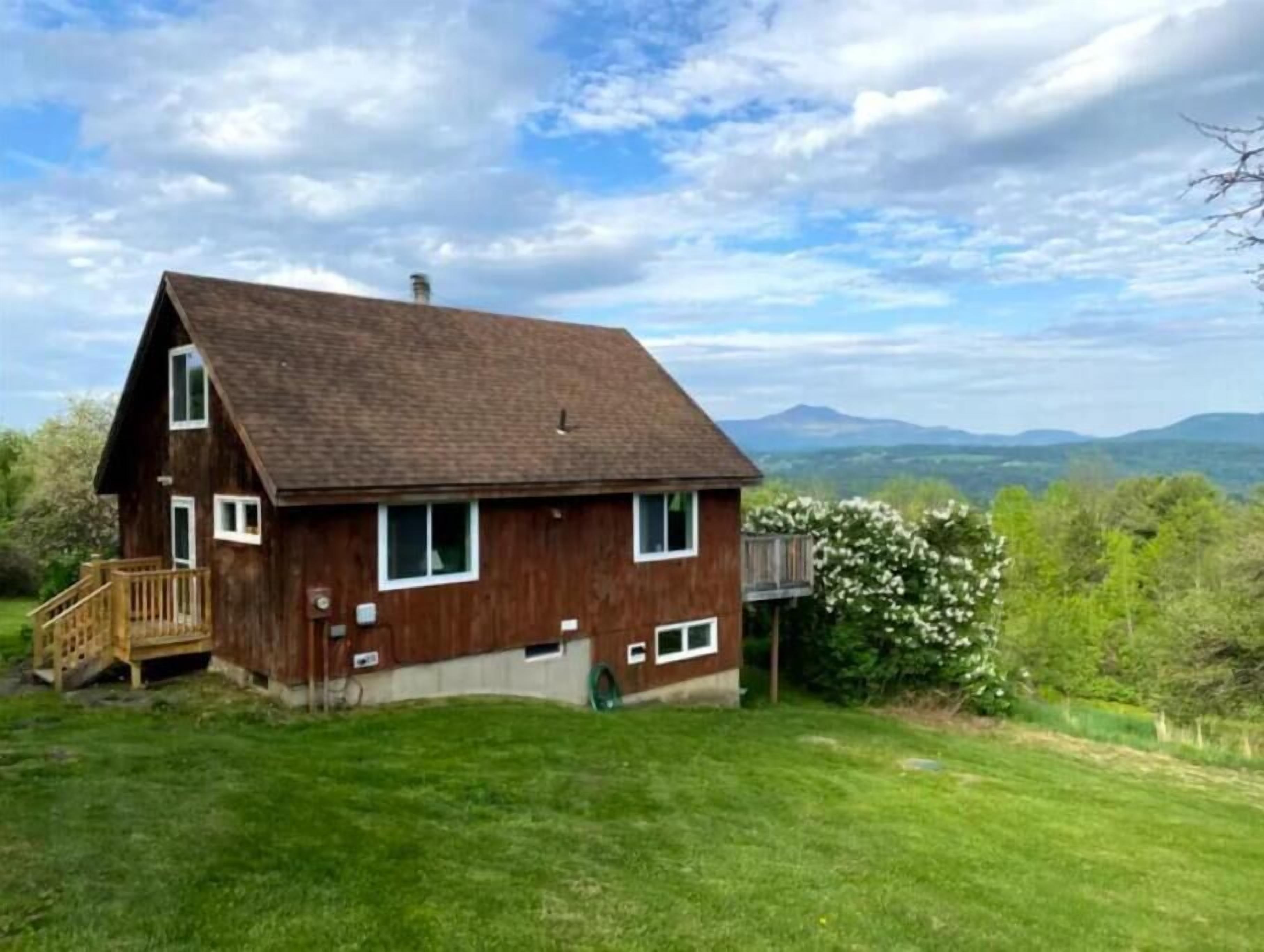 Sunset facing valley view home - Waterbury Stowe