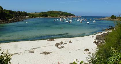 Apartment in Brittany near Sandy Beaches