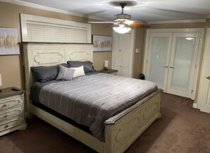 6 bedrooms, desk, iron/ironing board, travel cot - Acadie EVENT Retreat w/POOL for 14+ w/GameRoom (Lafayette)