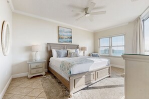 3 bedrooms, iron/ironing board, internet, bed sheets - Snowbird-friendly oceanfront condo with pool & amazing balcony views (Fort Walton Beach)