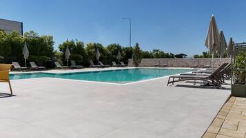 Piscine couverte, 15 piscines extérieures