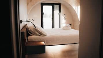 Deluxe Room | In-room safe, soundproofing, iron/ironing board, free WiFi