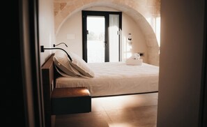 Caja de seguridad en la habitación y sistema de insonorización 