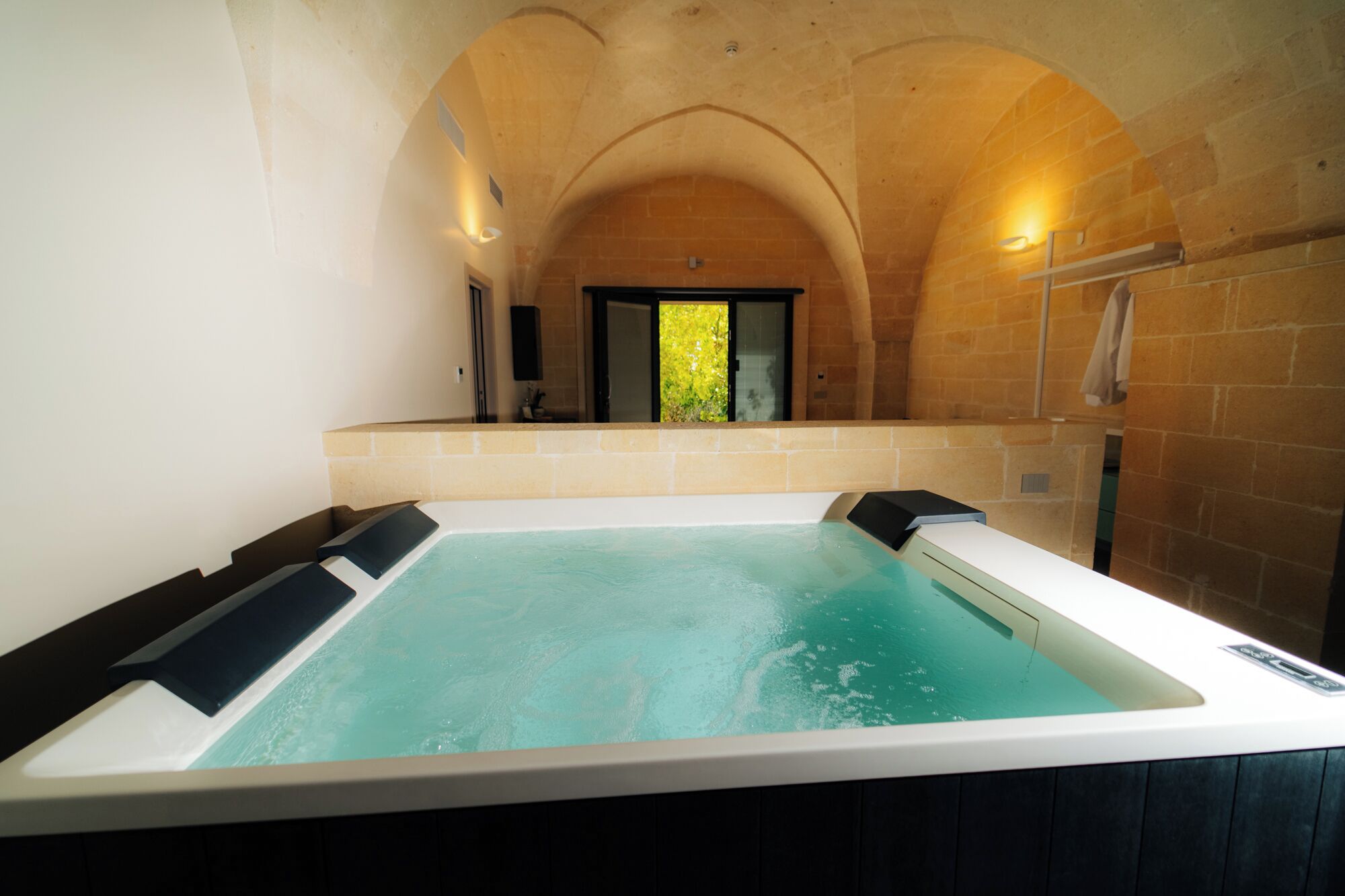 Luxury Suite | In-room safe, soundproofing, iron/ironing board, free WiFi