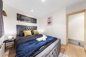 Apartment | 2 Schlafzimmer, Bügeleisen/Bügelbrett, kostenloses WLAN, Bettwäsche