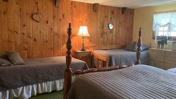 3 bedrooms, WiFi, bed sheets