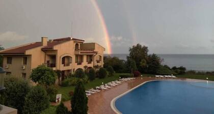 Spacious Studio with a spectacular sea view and swimming pool with mineral water
