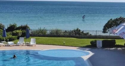Spacious Studio with a spectacular sea view and swimming pool with mineral water