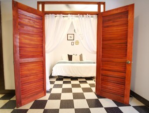 8 bedrooms, iron/ironing board, free WiFi, bed sheets