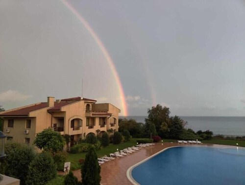 1 bedroom apartment with a spectacular sea view and swimming pool