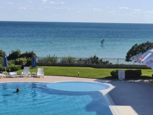 1 bedroom apartment with a spectacular sea view and swimming pool