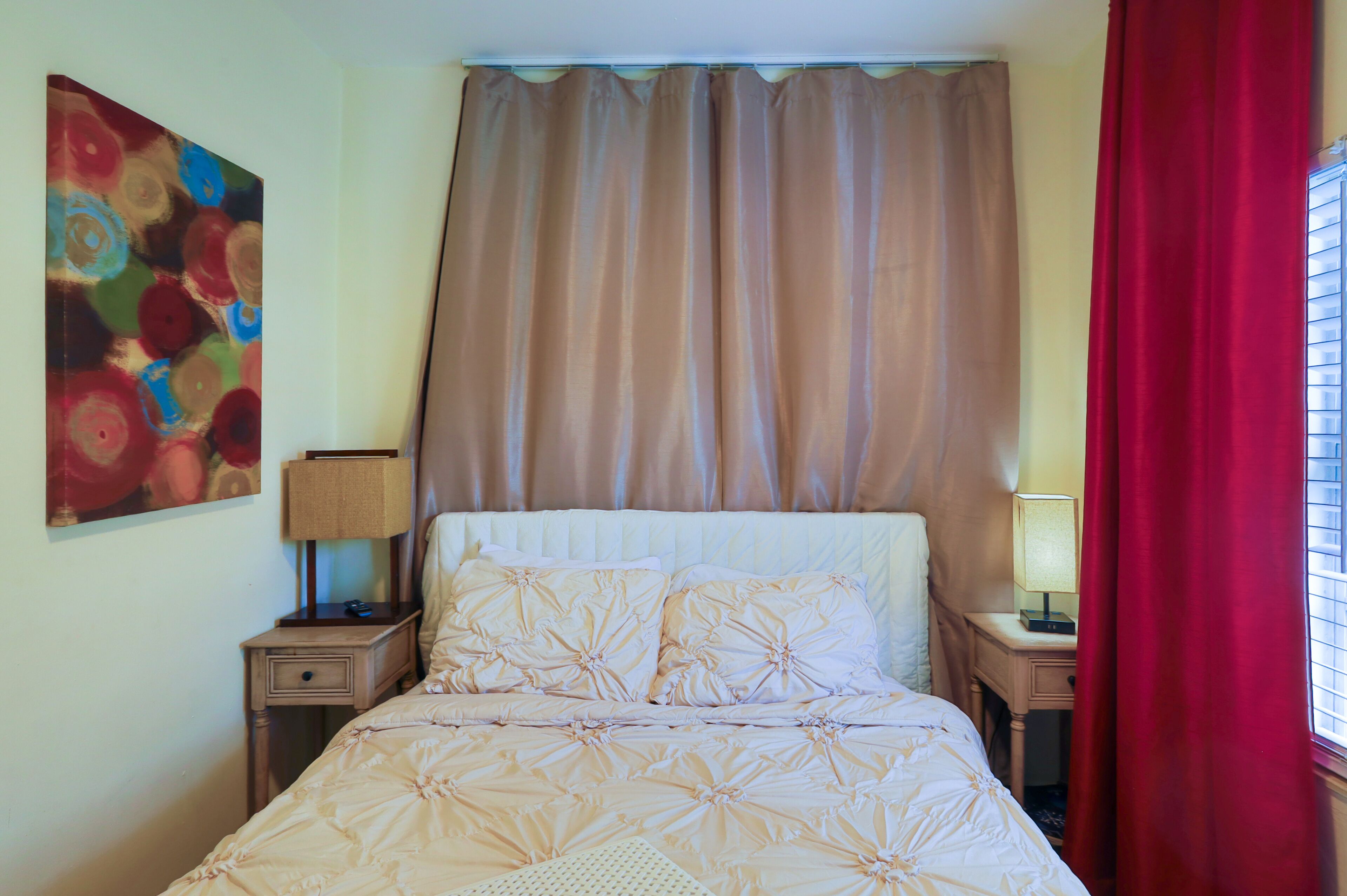 Comfort Townhome | 3 bedrooms, hypo-allergenic bedding, individually decorated