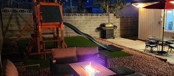 Family Largue House: Slide, Game Room & Jacuzzi
